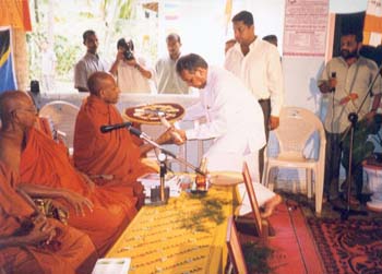 2003.01.23 - Akta Patra Pradanaya at sri visuddharamaya in Kurunegala.jpg